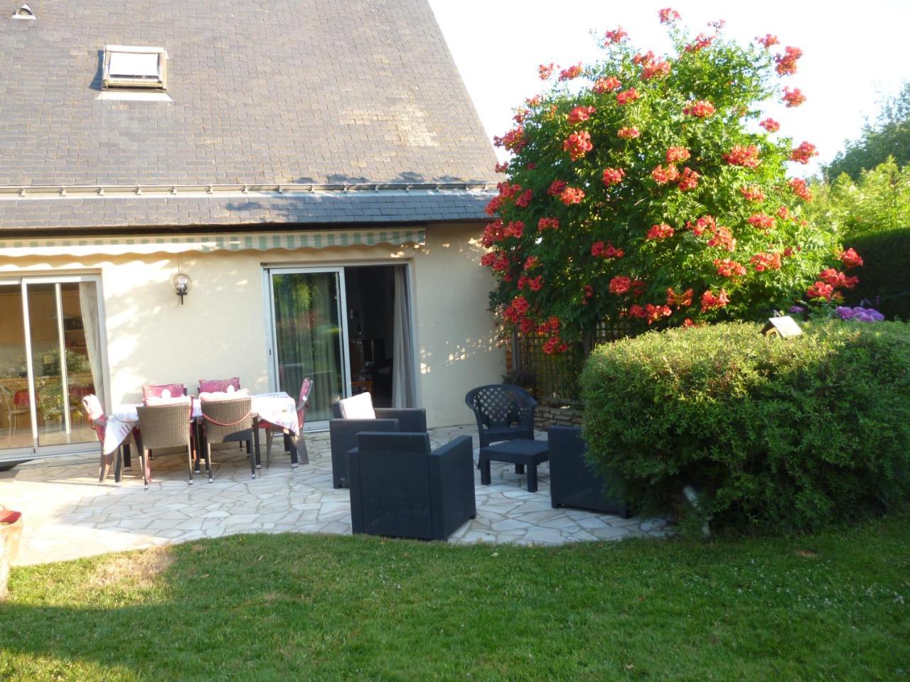 Chez Bernard Et Nicole Bed & Breakfast Betton Екстериор снимка